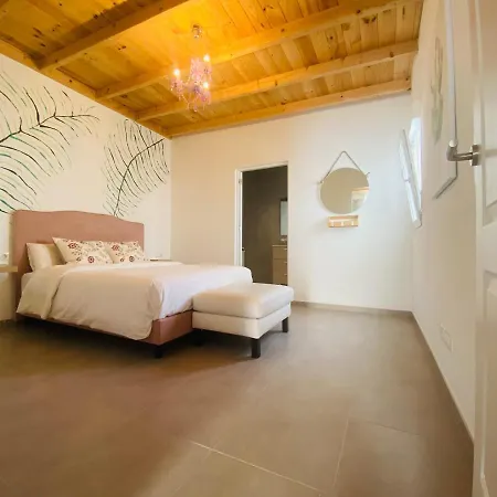 Apartment Alma 1